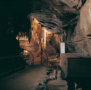 Image from squirebooncaves.com
